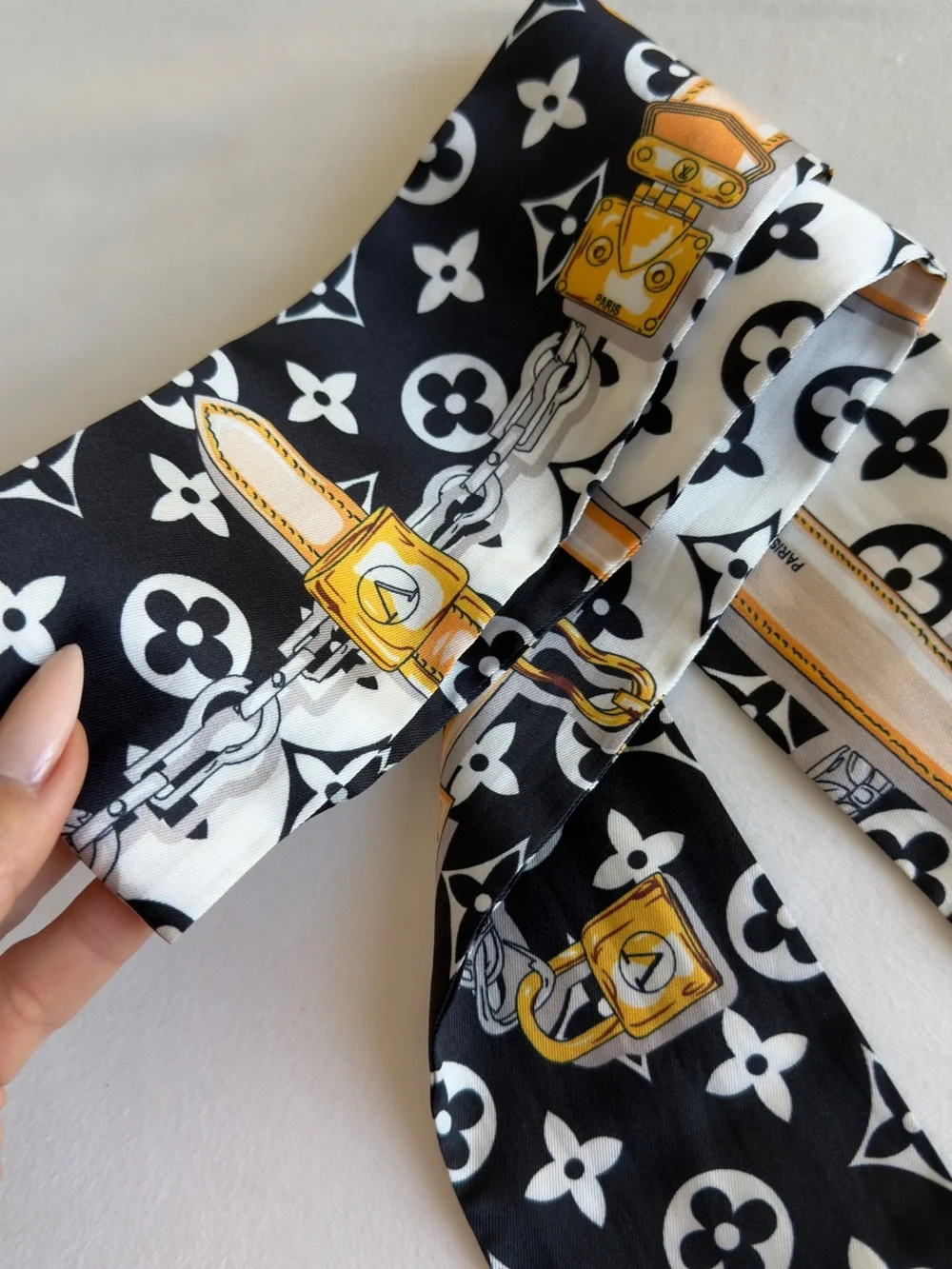Scarf Black & White Monogram Silk Bandeau